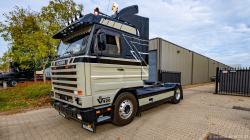 20251019-Tom-Holding-00561